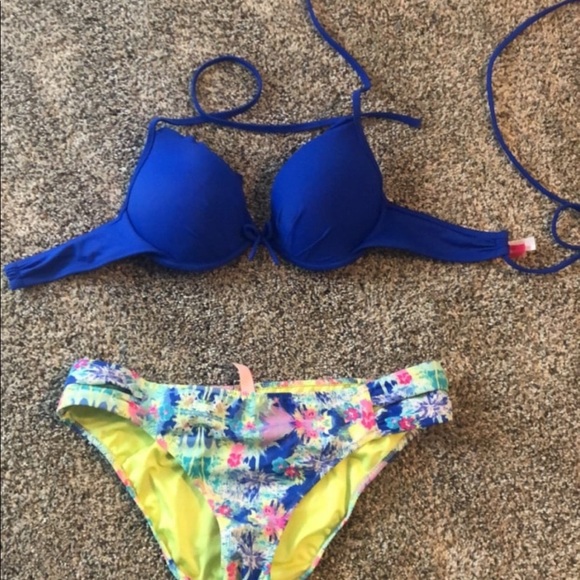 Victoria secret swimming suit - Picture 1 of 3